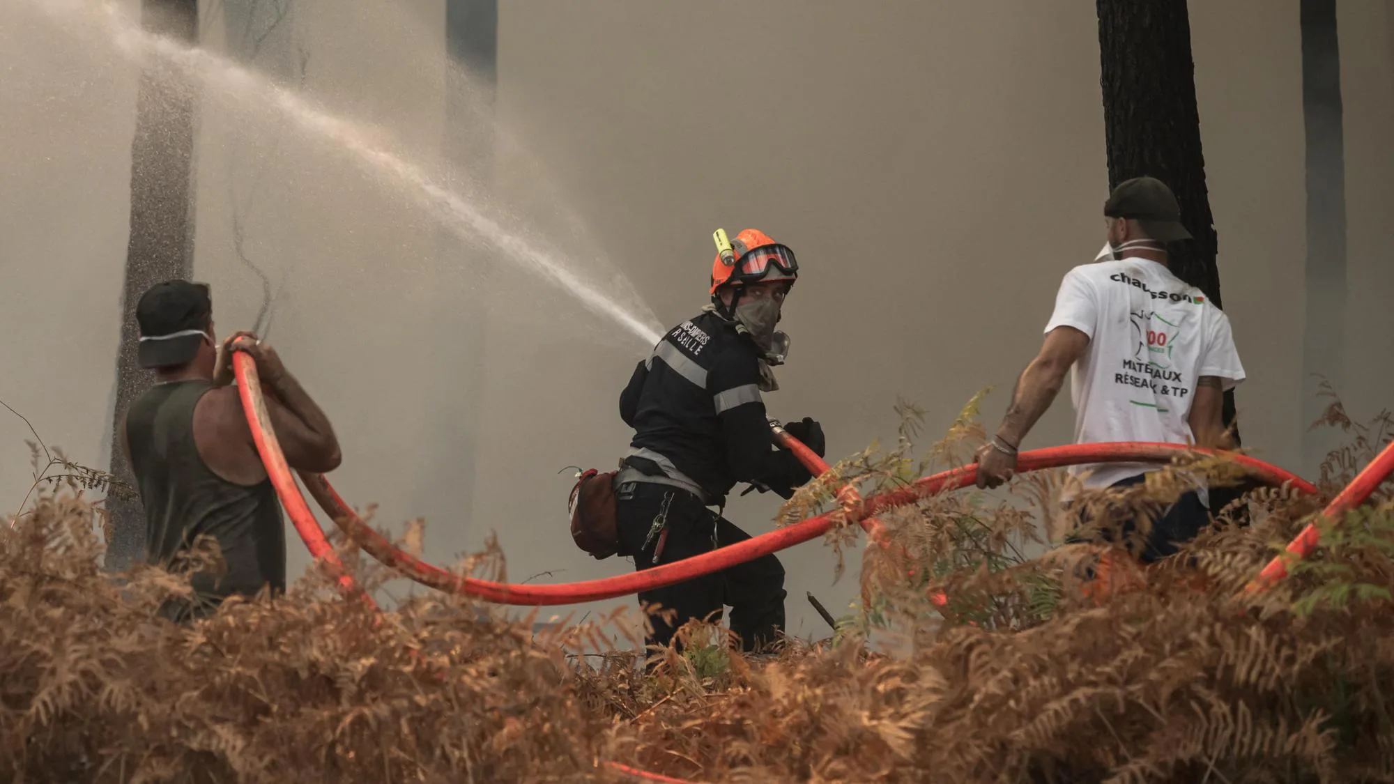 EN GIRONDE, LES PREMIÈRES « BONNES NOUVELLES » COMMENCENT À TOMBER SUR LE FRONT DES INCENDIES