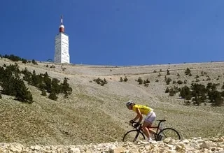TOUR DE FRANCE FEMMES. L’ÉTAPE REINE ARRIVANT AU MONT VENTOUX POURRAIT ÊTRE MODIFIÉE À CAUSE DES INCENDIES