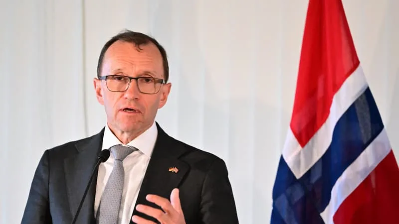 SES VOISINS DE L’UE NE SONT TAXÉS QU’À 10%: LA NORVÈGE « S’OPPOSE FERMEMENT » AUX NOUVEAUX DROITS DE DOUANE À 12,5% IMPOSÉS PAR DONALD TRUMP