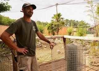 DANS LES COULISSES DES ZOOS : IL CONÇOIT LES ENCLOS DES ANIMAUX EN REPRODUISANT « LEUR ENVIRONNEMENT NATUREL »