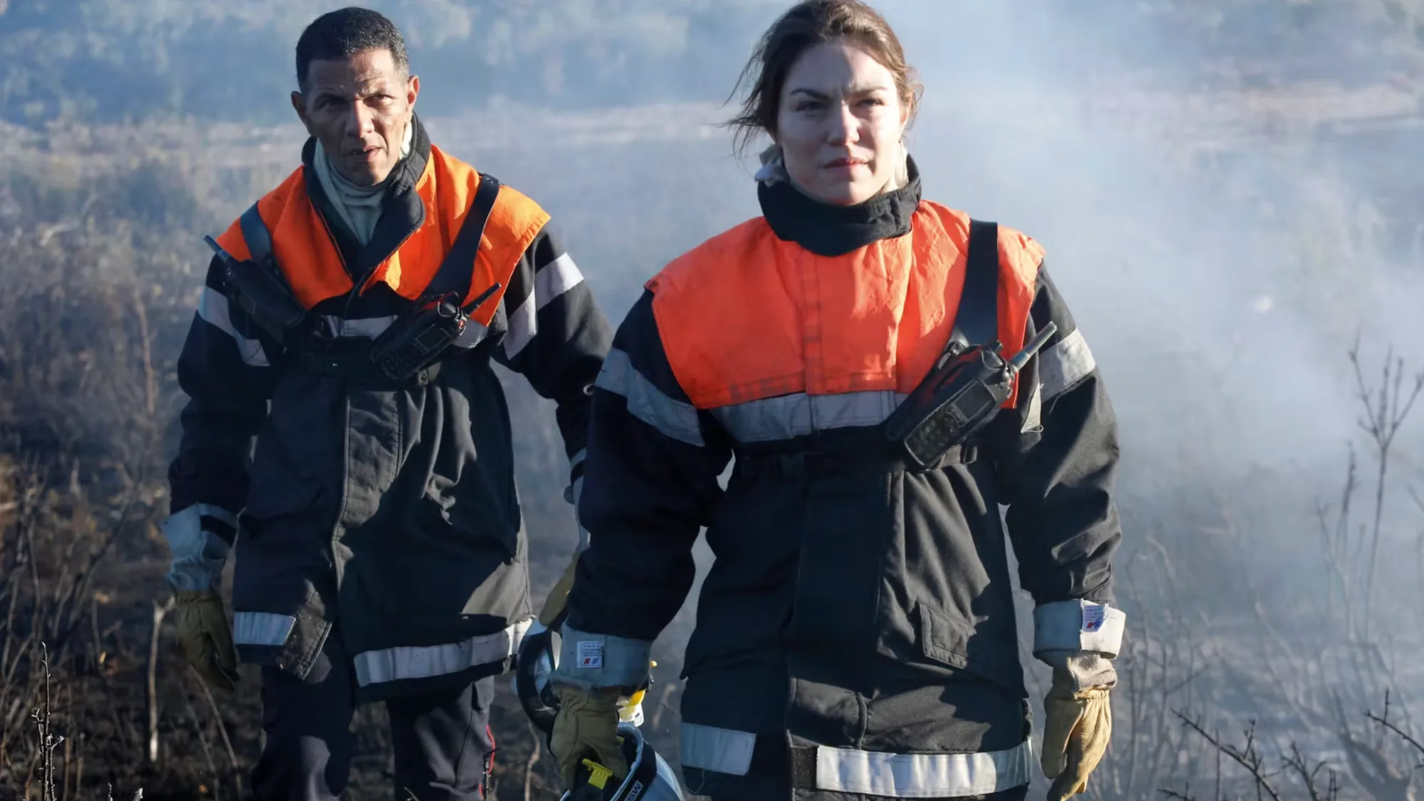 LA BRAVOURE DES POMPIERS FACE AUX INCENDIES INSPIRE LE GRAND ÉCRAN, DE « SAUVER OU PÉRIR » À « LINE OF FIRE »