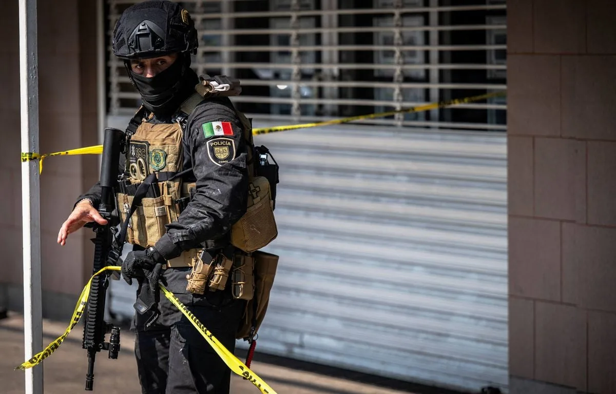 MEXIQUE : A MEXICO, UNE FUSILLADE EN PLEIN JOUR PRÈS DE LA PRÉSIDENCE FAIT UN MORT