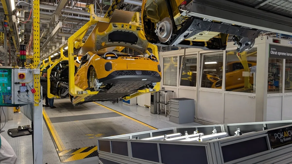 DE L’USINE TWINGO DE NOVO MESTO À LA « CONTROL TOWER » DU TECHNOCENTRE, COMMENT RENAULT TRAQUE LES DÉFAUTS