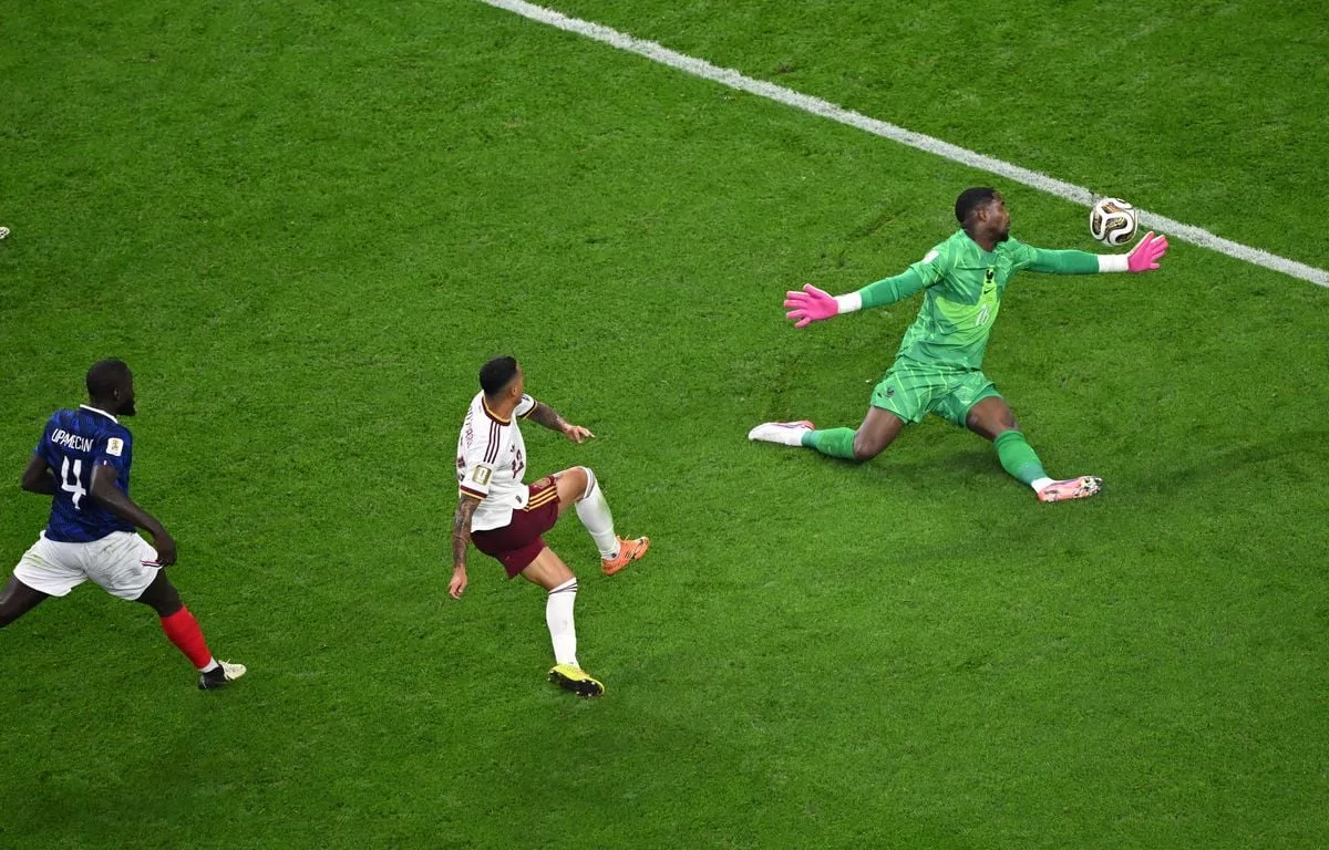 FRANCE – ESPAGNE : FANTOMATIQUES DEPUIS UNE HEURE, LES BLEUS CONSTATENT IMPUISSANTS LA ROJA FILER VERS LA FINALE