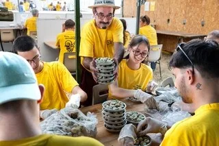 EN IMAGES. « CETTE FÊTE, ON L’A DANS NOS VEINES » : EN ANJOU, LES LUMAS, STARS DE LA FOIRE