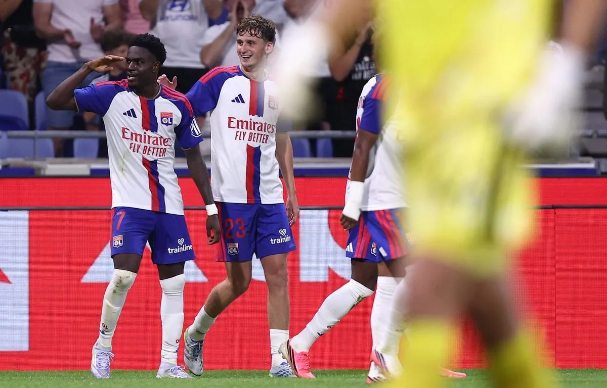 OL – SPARTA PRAGUE : SOUS PRESSION, LYON RÉPOND DE BELLE MANIÈRE EN ÉTRILLANT LES TCHÈQUES (SANS DOUTER)… PLACE À FENERBAHÇE EN BARRAGE DE C1