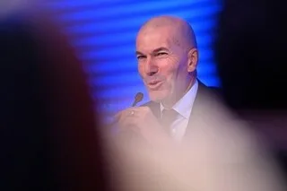 « J’AI TOUT REFUSÉ POUR L’ÉQUIPE DE FRANCE » : ZINÉDINE ZIDANE EXPLIQUE POURQUOI IL N’A PAS ENTRAÎNÉ DEPUIS 5 ANS
