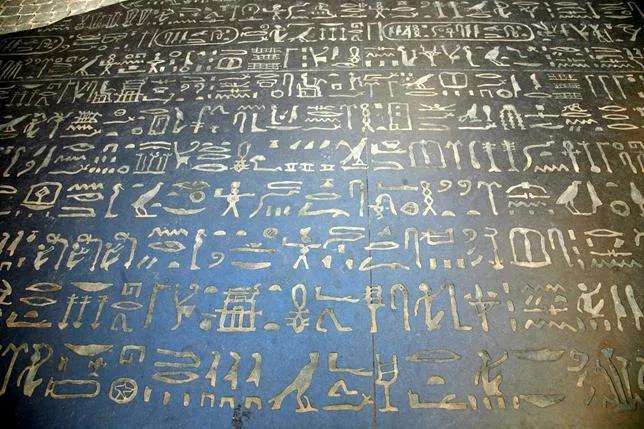 IL Y A DEUX MILLE ANS, PLUSIEURS DIZAINES DE MILLIERS DE LANGUES AURAIENT ÉTÉ PARLÉES DANS LE MONDE
