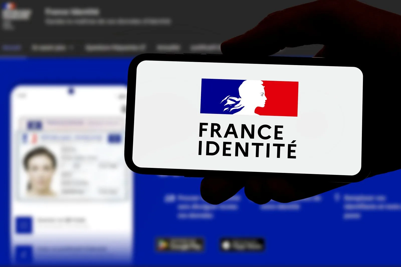 BONNE NOUVELLE POUR LES VACANCES : VOTRE SMARTPHONE REMPLACE LA CARTE D’IDENTITÉ DANS TOUS LES AÉROPORTS