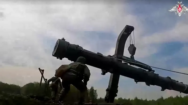 PLUS DE 65.000 MILITAIRES MOBILISÉS, PLUS DE 200 LANCEURS DE MISSILES… LES IMAGES DES EXERCICES DES FORCES NUCLÉAIRES RUSSES