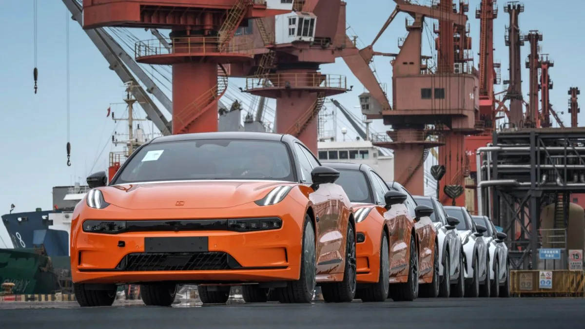 LES RUSSES PASSENT AU VE FAUTE DE CARBURANT, LES USINES MENACÉES EN HONGRIE ET POLÉMIQUE SUR LE LEASING SOCIAL 2026 : LE RÉCAP’ VROOM DE LA SEMAINE
