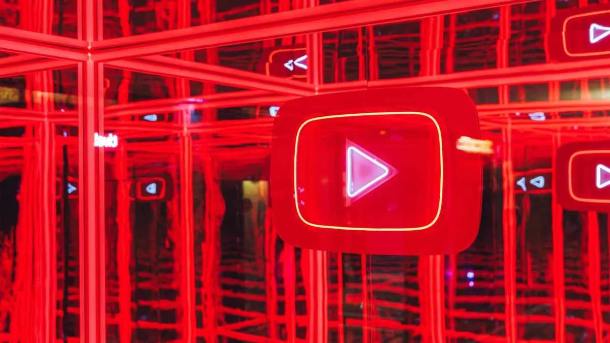 FACE AUX CACHOTTERIES DE VIDÉASTES, YOUTUBE IMPOSE SON PROPRE DÉTECTEUR D’IA PHOTORÉALISTE