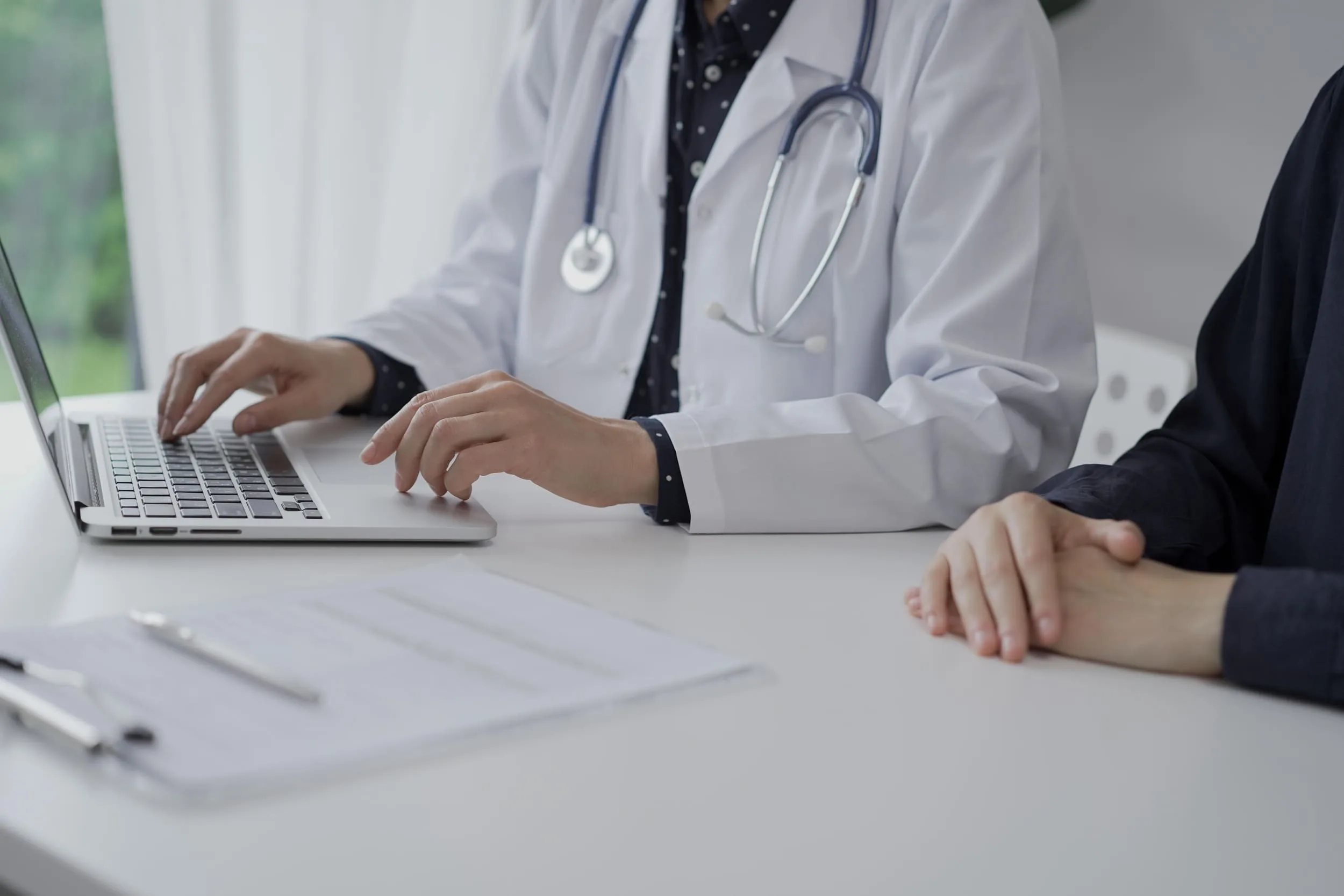 67% DE PRÉCISION : L’IA D’OPENAI SURPASSE LES MÉDECINS AUX URGENCES DANS UNE ÉTUDE CHOC