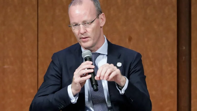 « C’EST UN FAUCON MAIS D’UNE MANIÈRE INTELLIGENTE »: LA FRANCE SOUTIENDRAIT LE NÉERLANDAIS KLAAS KNOT POUR DIRIGER LA BCE… À CONDITION D’AVOIR LE POSTE D’ÉCONOMISTE EN CHEF-SOURCES