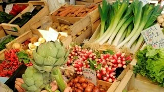 OÙ FAIRE SON MARCHÉ CET ÉTÉ DANS L’ORNE ? NOTRE SÉLECTION DE BELLES ÉTAPES GOURMANDES