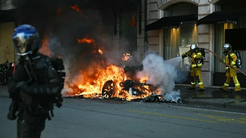 DE MULTIPLES AFFRONTEMENTS ENTRE MANIFESTANTS ANTI-G7 ET POLICE RECENSÉS AUTOUR DE L’ONU À GENÈVE