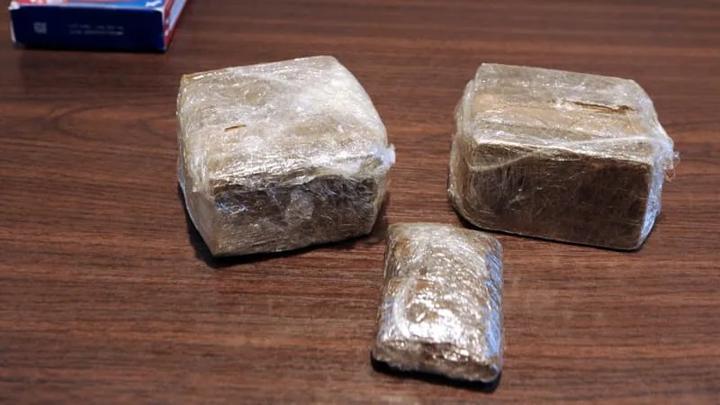 TROIS PERSONNES INTERPELLÉES ET 45KG DE RÉSINE DE CANNABIS SAISIS À VILLEURBANNE