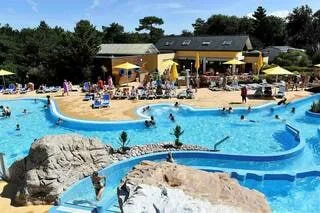 LA PISCINE DE VOTRE CAMPING EST FERMÉE : POUVEZ-VOUS OBTENIR LE REMBOURSEMENT DE VOTRE SÉJOUR ?