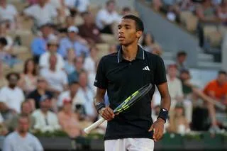 ROLAND-GARROS. GROSSE FRAYEUR POUR FÉLIX AUGER-ALIASSIME, MIRACULÉ FACE À DANIEL ALTMAIER ET VAINQUEUR EN CINQ SETS