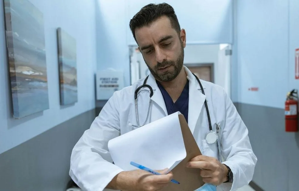 MÉDECINE : QUE SONT LES « EFFETS CONTEXTUELS » ?