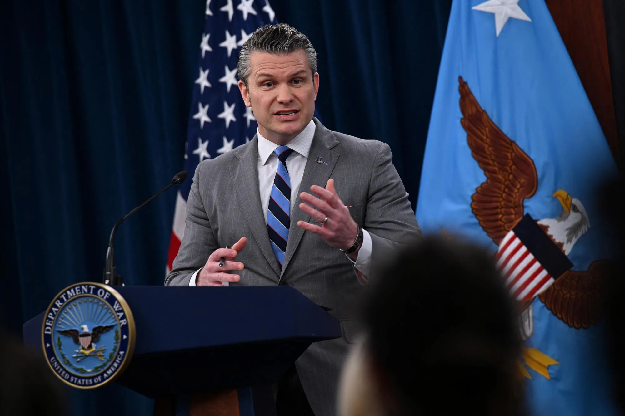 LES ÉTATS-UNIS MENACENT L’IRAN D’UNE RÉPONSE « ÉCRASANTE ET DÉVASTATRICE » À ORMUZ