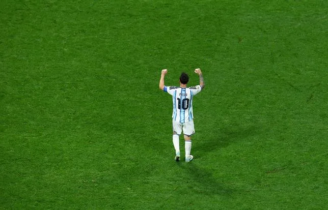 À QUOI CELA PEUT-IL BIEN RESSEMBLER D’ÊTRE LIONEL MESSI ?