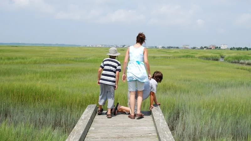 « JE N’AVAIS PAS LA PRÉTENTION DE VOULOIR PRENDRE LA PLACE DE LEUR MAMAN »: CES BELLES-MÈRES RACONTENT COMMENT ELLES SE SONT FAIT UNE PLACE AU SEIN DE LEUR FAMILLE RECOMPOSÉE