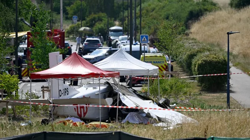 CRASH D’AVION EN MEURTHE-ET-MOSELLE: UN RAPPORT PRÉLIMINAIRE ÉVOQUE DE LA FUMÉE APERÇUE PAR DES PASSAGERS AU DÉCOLLAGE