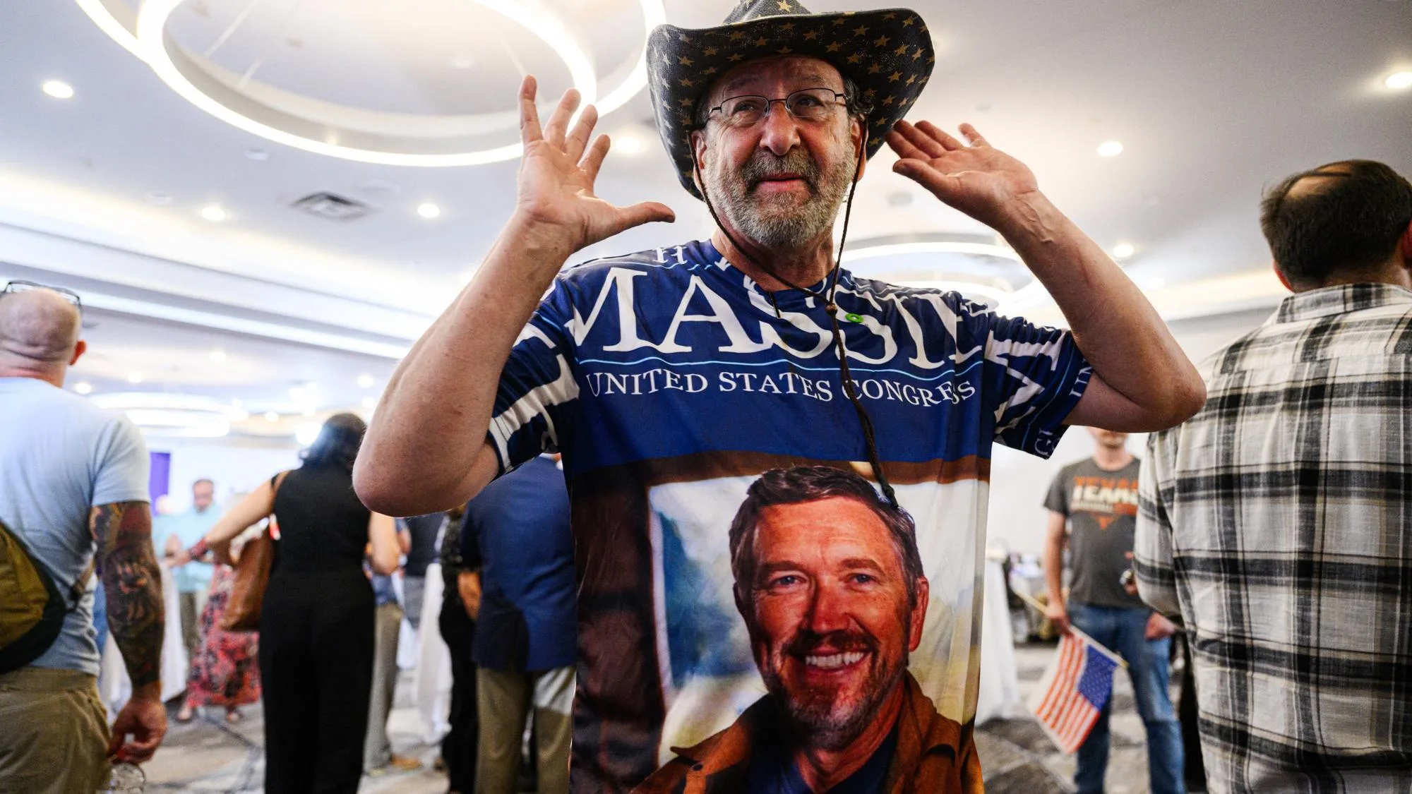 DONALD TRUMP FAIT TOMBER THOMAS MASSIE, L’UN DES RARES RÉPUBLICAINS À LUI RÉSISTER DANS CETTE PRIMAIRE DU KENTUCKY