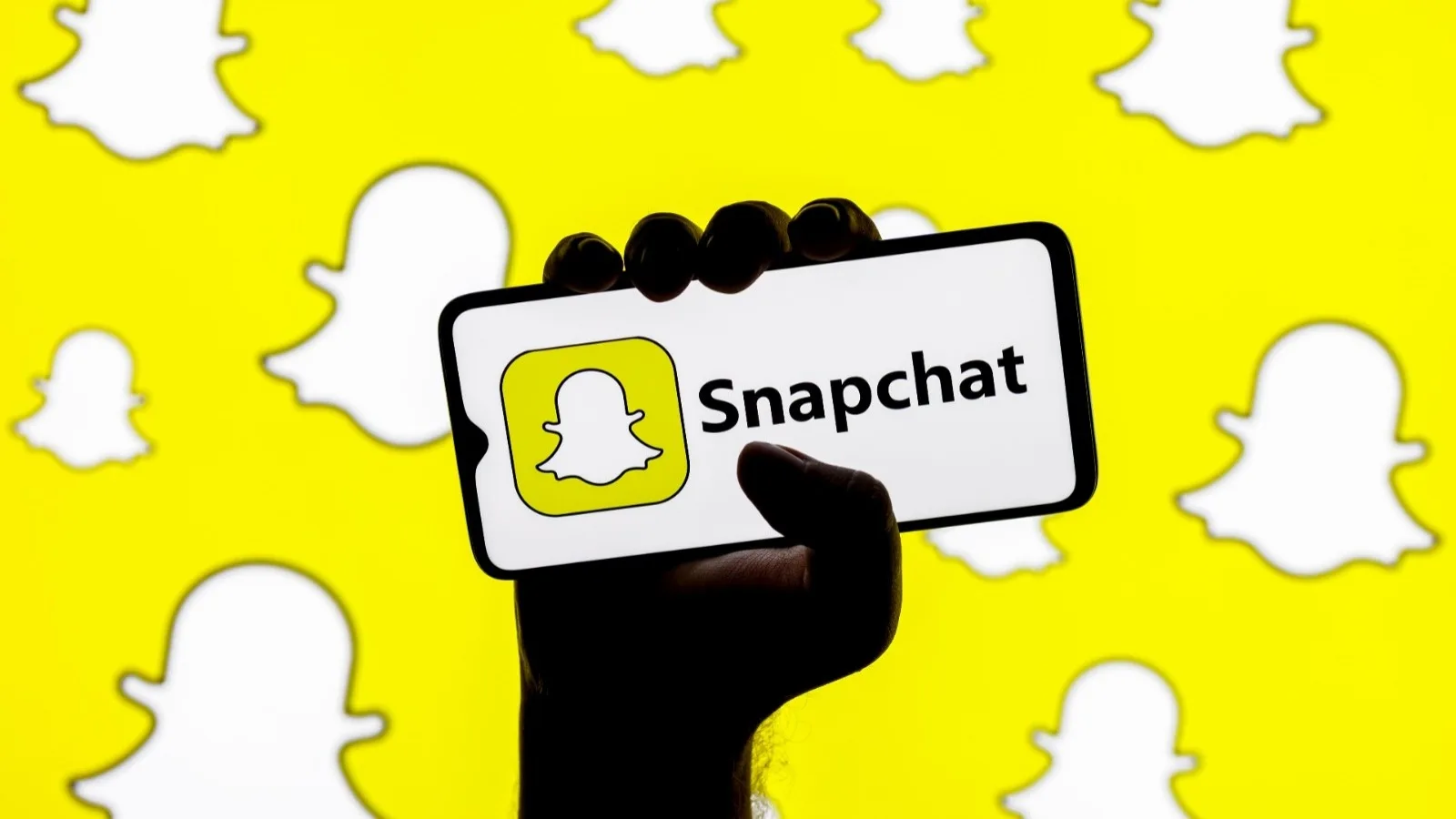 SNAPCHAT NE RÉCOMPENSE PLUS LES VIDÉOS 100 % IA SUR SPOTLIGHT : CE QUE ÇA CHANGE POUR LES CRÉATEURS