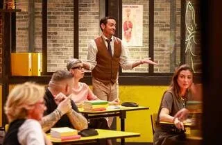 « QUI SERA LE PLUS NUL ? » : AU VU DES SOLIDES AUDIENCES, CAMILLE COMBAL OFFICIALISE LE TOURNAGE D’UNE SAISON 2 SUR TF1