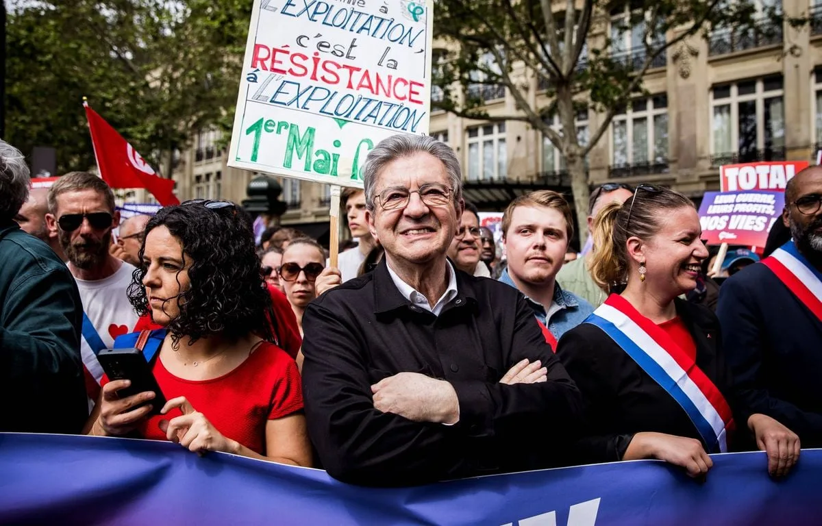 PRÉSIDENTIELLE 2027 : JEAN-LUC MÉLENCHON OFFICIALISE SA CANDIDATURE