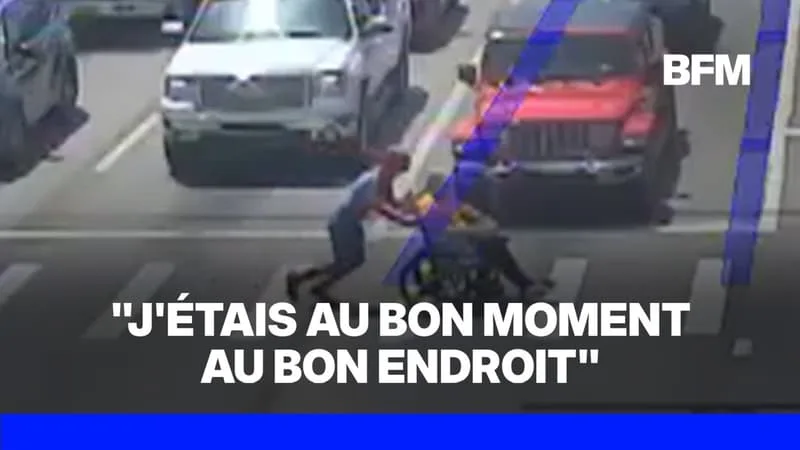 ÉTATS-UNIS: UN HOMME DÉGUISÉ EN SPIDERMAN AIDE UNE PERSONNE EN FAUTEUIL ROULANT À TRAVERSER UN PASSAGE PIÉTON DANS L’ARKANSAS