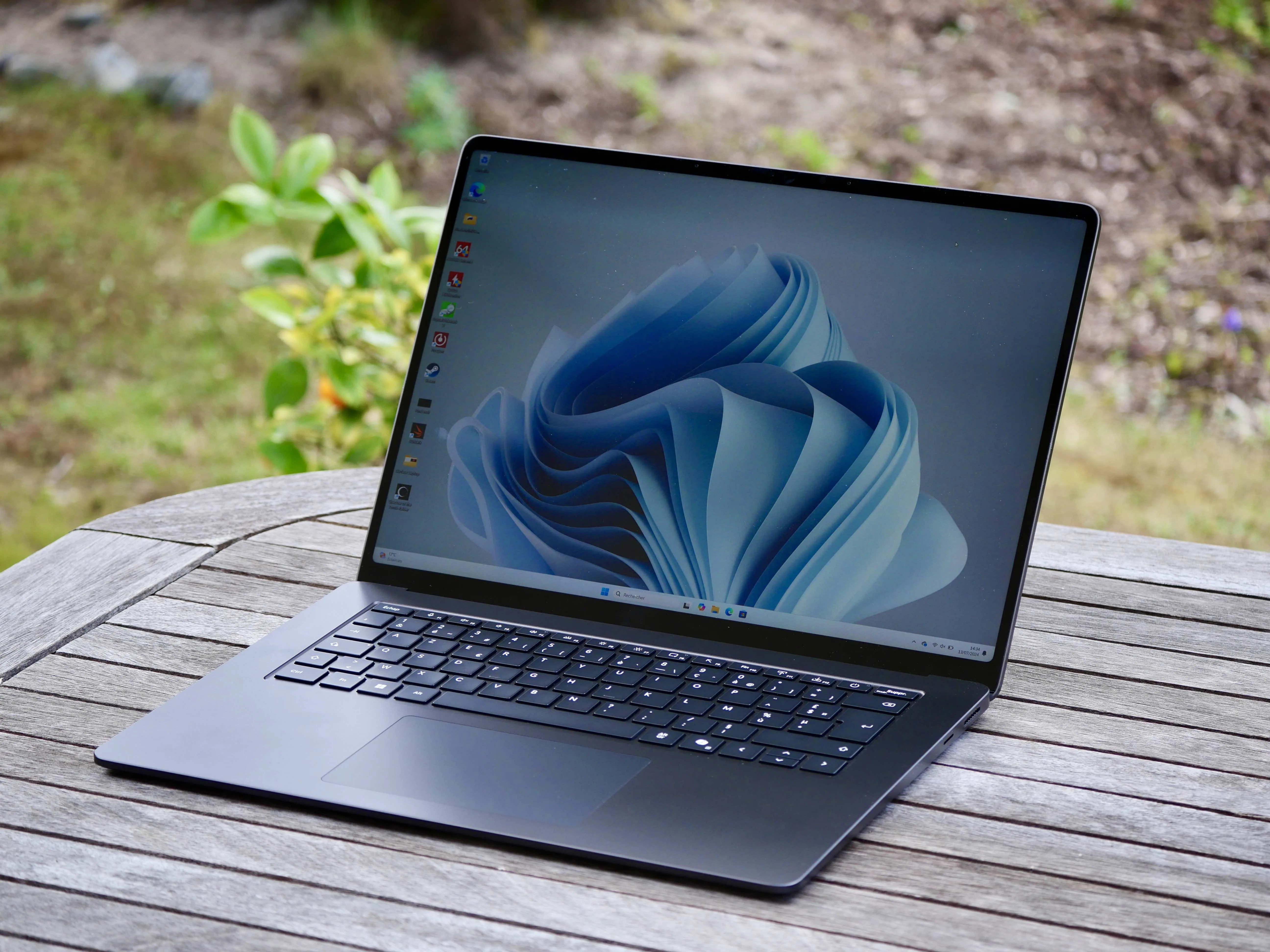 MICROSOFT LAISSE FUITER LE TARIF DE SES NOUVEAUX PRODUITS SURFACE : LA FLAMBÉE DES PRIX EST-ELLE AUSSI SÉVÈRE QUE PRÉVU ?
