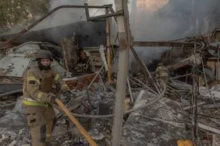 GUERRE EN UKRAINE : UNE ATTAQUE RUSSE FAIT NEUF MORTS DANS LE PAYS, DONT QUATRE À KIEV