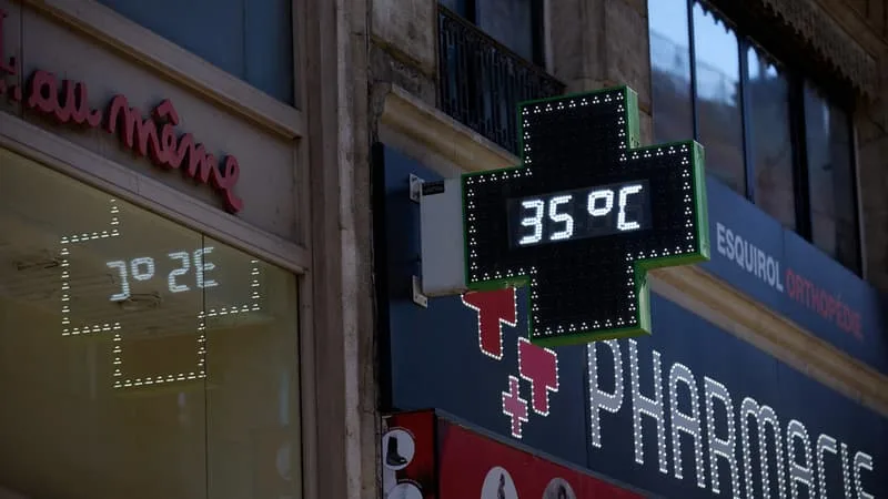 DIRECT. FORTES CHALEURS: 20°C EN BRETAGNE MAIS 35°C À PARIS… L’ÉPISODE DE CANICULE SE POURSUIT SUR UNE PARTIE DE L’HEXAGONE