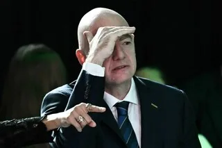 « GIANNI INFANTINO A AGI DE MANIÈRE IRRESPONSABLE ! » : L’ALLEMAGNE ET L’ANGLETERRE RÉCLAMENT DU CHANGEMENT À LA FIFA