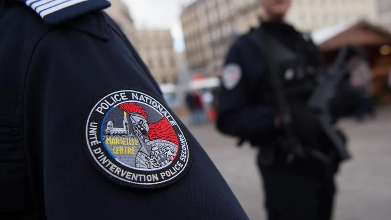 UN PÈRE EN GARDE À VUE APRÈS AVOIR MENACÉ DE MORT QUATRE MEMBRES DU PERSONNEL D’UNE ÉCOLE MATERNELLE À MARSEILLE