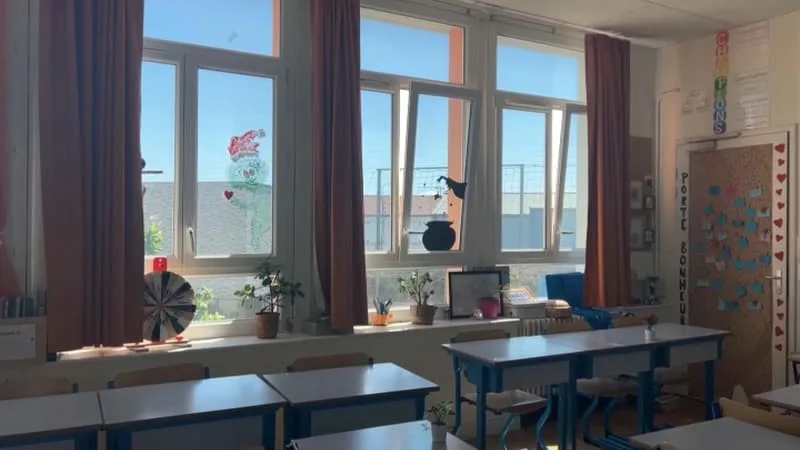CHALEUR: PRÈS DE 80% DES COLLÈGES ET LYCÉES ONT RELEVÉ UNE TEMPÉRATURE SUPÉRIEURE À 30°C CETTE SEMAINE, SELON UN SYNDICAT