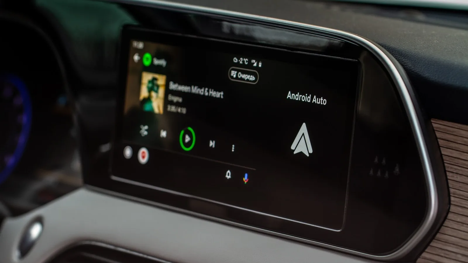 GOOGLE GEMINI ARRIVE DANS VOTRE VOITURE AVEC UN ASSISTANT IA BEAUCOUP PLUS PERSONNEL