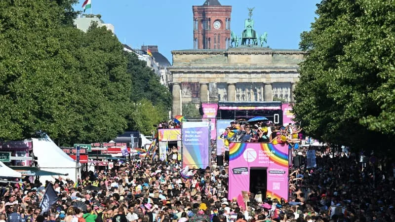ATTAQUE CONTRE LA PRIDE DE BERLIN: LA FEMME DÉCÉDÉE ÉTAIT DE NATIONALITÉ POLONAISE