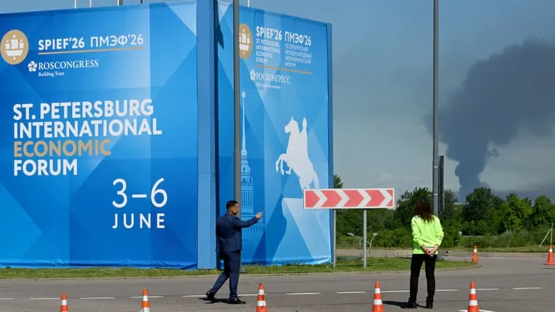 VOLODYMYR ZELENSKY ASSURE QUE LES FRAPPES UKRAINIENNES SUR SAINT-PÉTERSBOURG SONT UNE RÉPONSE « JUSTE » À LA RUSSIE