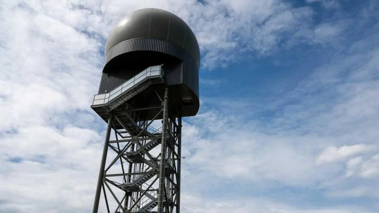 UN NOUVEAU RADAR GM403 CAPABLE DE DÉTECTER DES DRONES À 450 KM VIENT D’ENTRER EN SERVICE EN FRANCE
