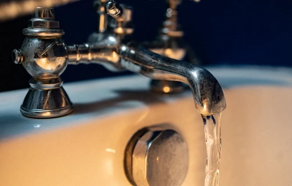 POLLUTION : UN RECOURS CONTRE L’ETAT SUR LE GAZ CANCÉRIGÈNE, PRÉSENT DANS L’EAU DU ROBINET