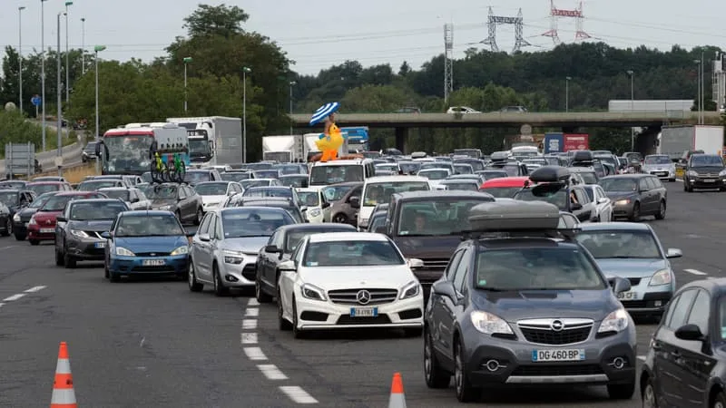 ON EST PASSÉ DE 75% EN 2020 À 64% CETTE ANNÉE: LES FRANÇAIS PRENNENT DE MOINS EN MOINS LA VOITURE POUR PARTIR EN VACANCES