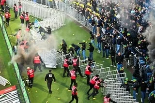 INFO OUEST FRANCE. DÉBORDEMENTS LORS DU MATCH CONTRE TOULOUSE : TROIS ULTRAS DU FC NANTES INTERDITS DE STADE