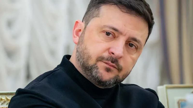 GUERRE EN UKRAINE: L’ATTAQUE NOCTURNE UKRAINIENNE SUR UNE RAFFINERIE À MOSCOU EST UNE « RIPOSTE JUSTIFIÉE », SELON VOLODYMYR ZELENSKY