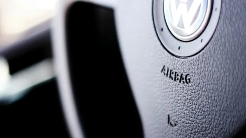 APRÈS STELLANTIS EN DÉCEMBRE DERNIER, BMW ET VOLKSWAGEN SONT À LEUR TOUR CIBLÉS PAR UNE ACTION DE GROUPE DE LA CLCV PORTANT SUR LE SCANDALE DES AIRBAGS TAKATA DÉFECTUEUX