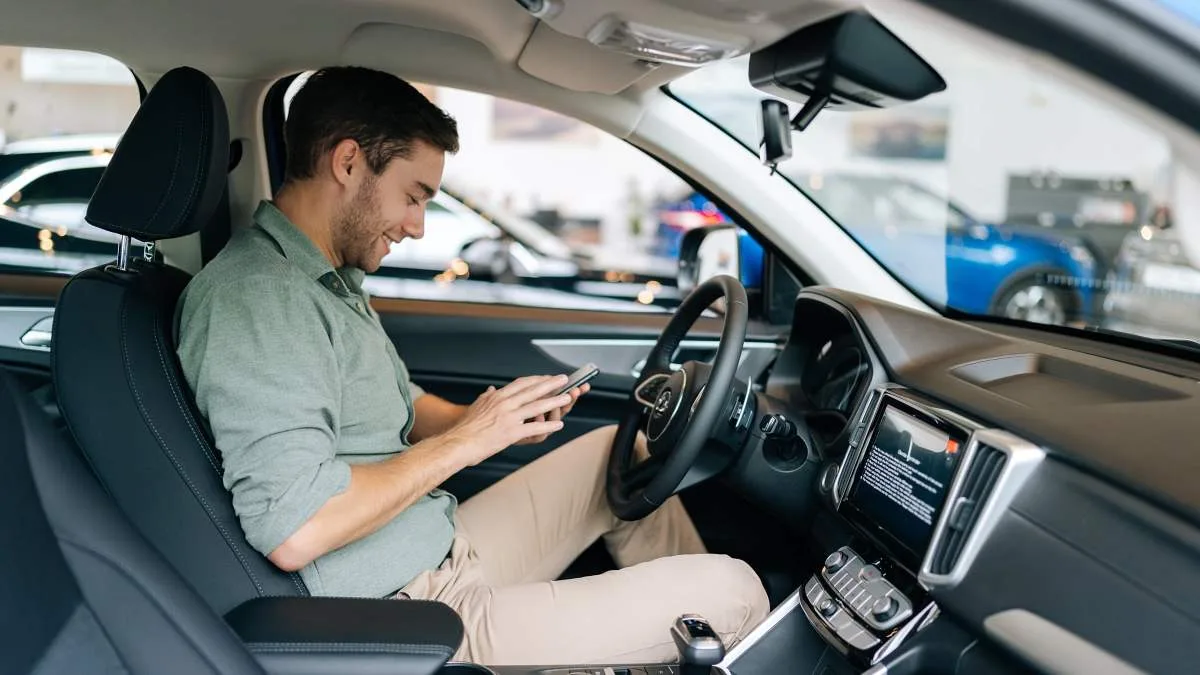 CEINTURE OUBLIÉE, TÉLÉPHONE SUR LES GENOUX : CES RADARS IA ANALYSENT VOS MOINDRES GESTES