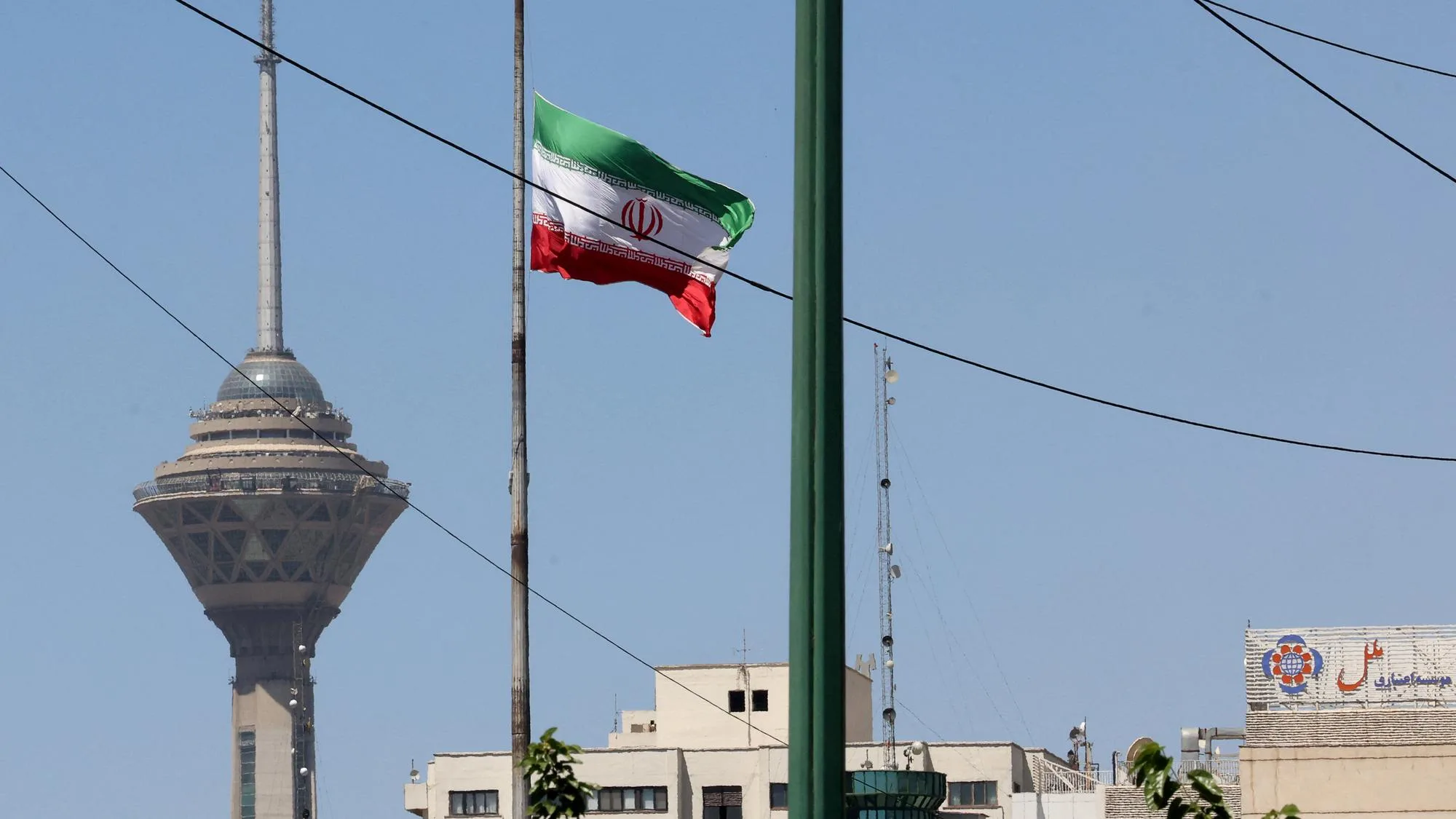 L’IRAN PROVOQUE LES ÉTATS-UNIS, UN « ENNEMI FAIBLE », ALORS QUE LES NÉGOCIATIONS PATINENT